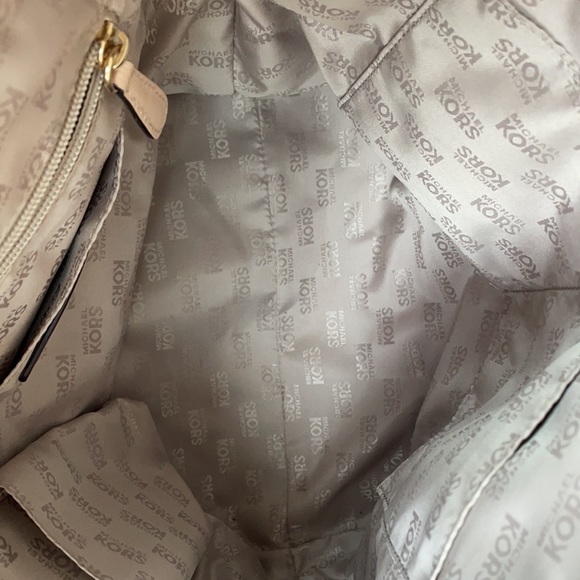 Michael Kors “Jet Set” Leather Tote - Picture 4 of 16